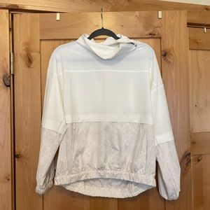 Athleta windbreaker pullover, small, white/tan